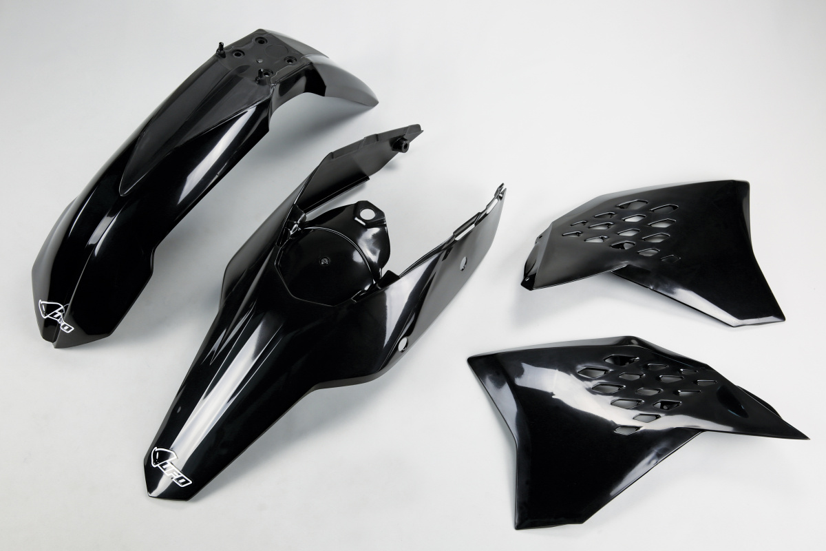 Kit Plastiche nero per Ktm EXC 125/XC W125 - EXC 200 - EXC 250/XC W250 - EXC-F 250/XCF W250 - EXC 300/XC W300 - EXC-F 350/XC....