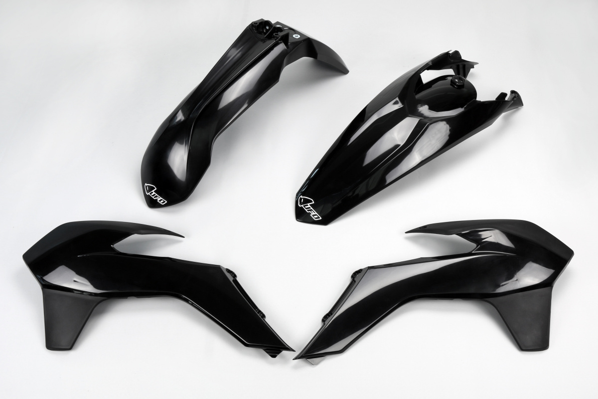 Kit Plastiche nero per Ktm EXC 125/XC W125 - EXC 200 - EXC 250/XC W250 - EXC-F 250/XCF W250 - EXC 300/XC W300 - EXC-F 350/XC....