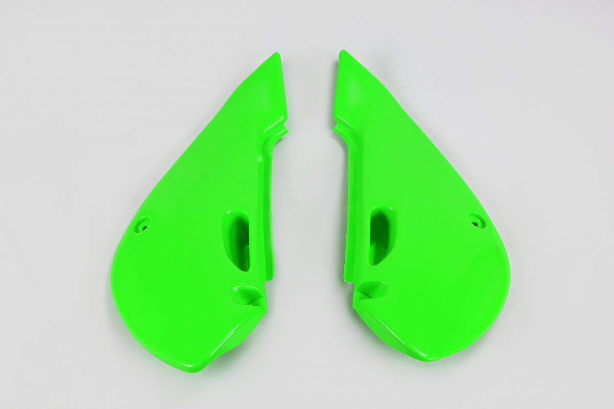 Fiancatine Laterali verde per Kawasaki KX 65 (2001-25) - KLX 110 (2001-09) - PLASTICHE REPLICA - KA03734-026 - Ufo Plast