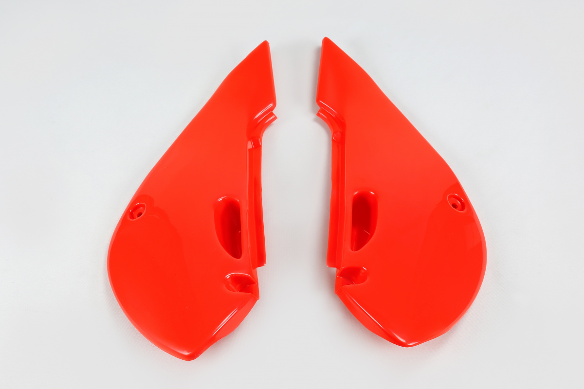 Fiancatine Laterali rosso per Kawasaki KX 65 (2001-25) - KLX 110 (2001-09) - PLASTICHE REPLICA - KA03734-070 - Ufo Plast