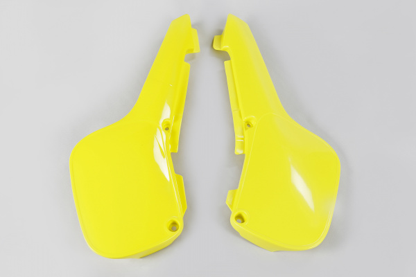 Fiancatine laterali - giallo - Suzuki - PLASTICHE REPLICA - SU03923-102 - UFO Plast