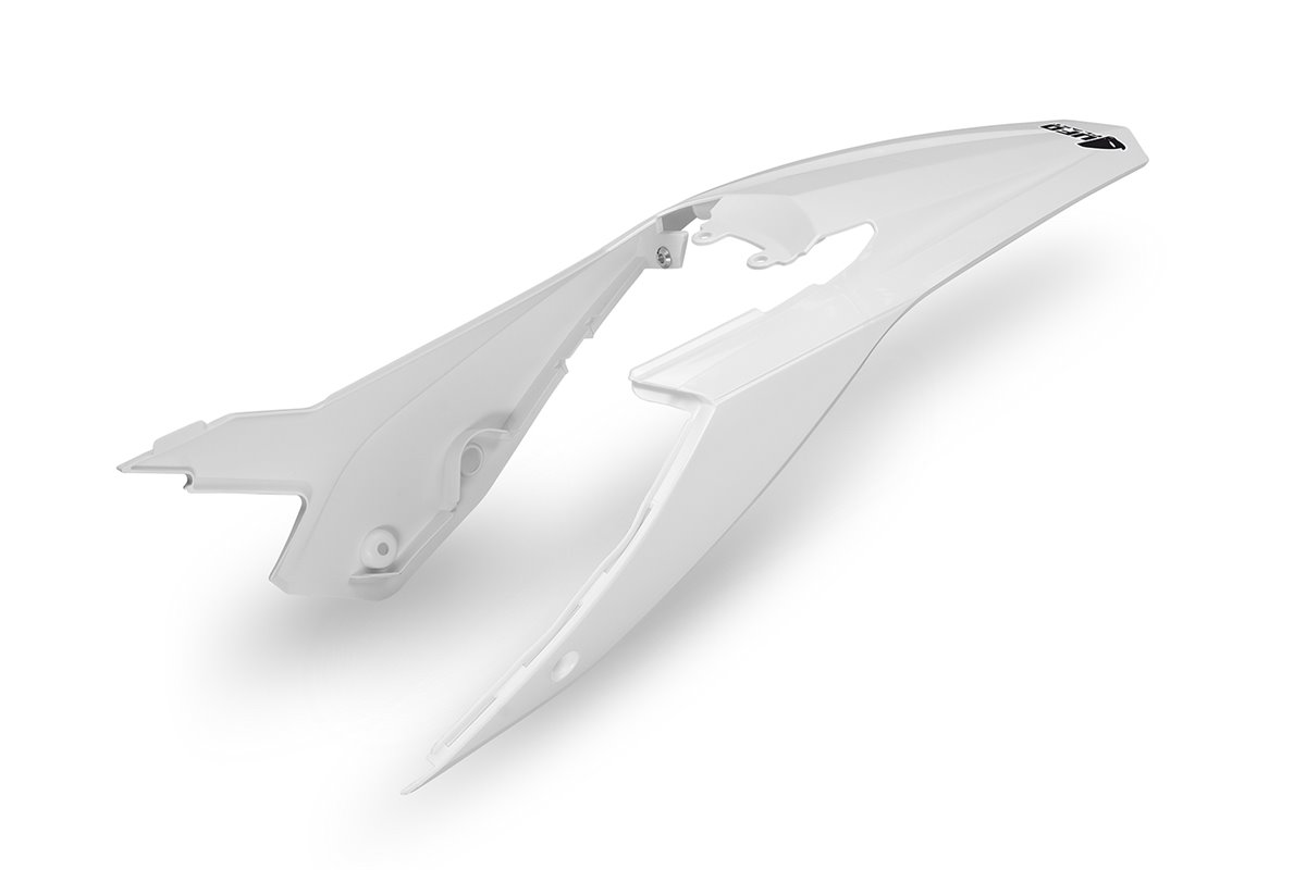 Parafango posteriore con fiancatine bianco - PLASTICHE REPLICA - BE02001-043 - UFO Plast