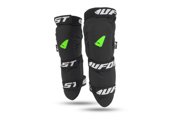 Jackal knee shin guard made of stretch material