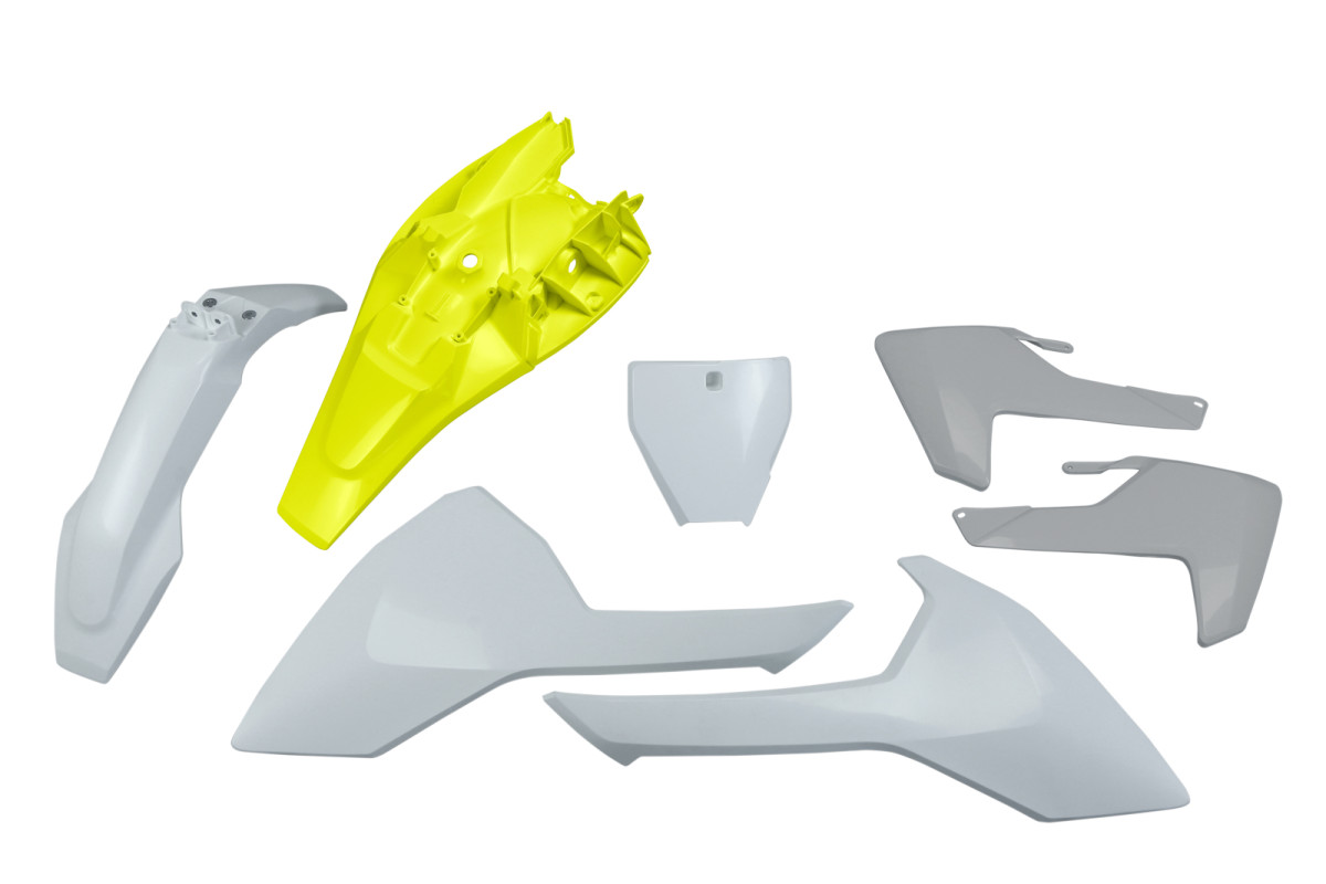 Kit Plastiche OEM Color 23-24 - Ufo Plast